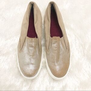 MUNRO AMERICAN Slip on Walking Loafers Shoes Metallic Gold size 4